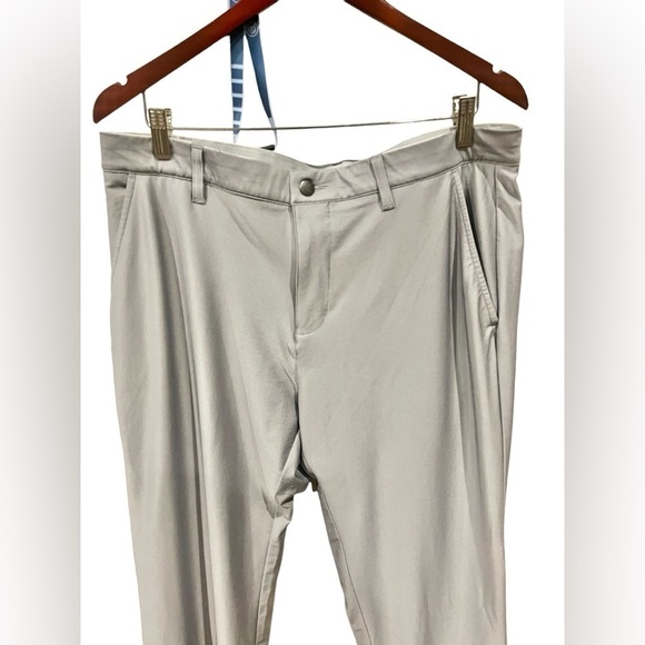 Adidas Gray Mens Golf Pants Size 35 x 32 Flat Front Light Weight UPF - Picture 4 of 6